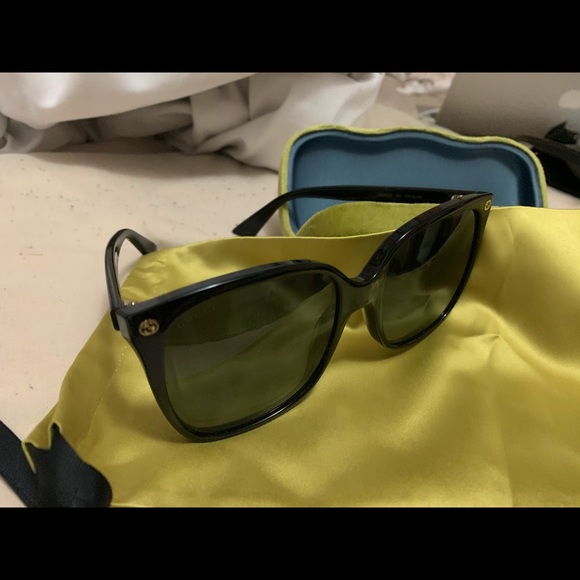 Gucci sunglasses - Picture 2 of 3